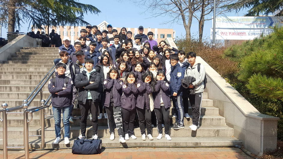 2학년 단체사진.jpg